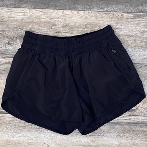 Lululemon tracker shorts